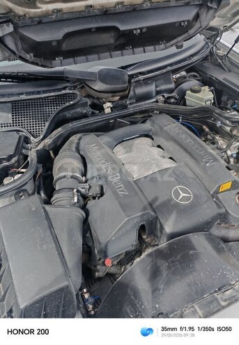 Mercedes E 240-3