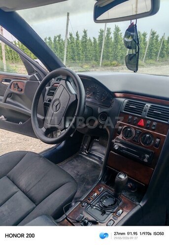 Mercedes E 240-9