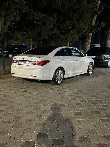 Hyundai Sonata-5