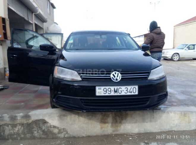 Volkswagen Jetta-1