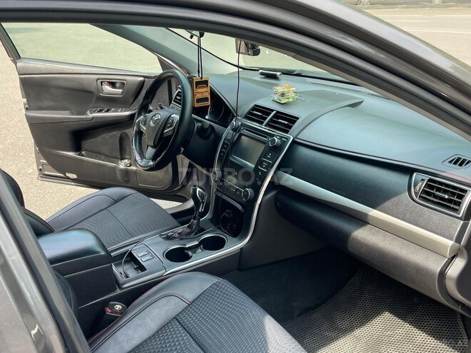 Toyota Camry-8