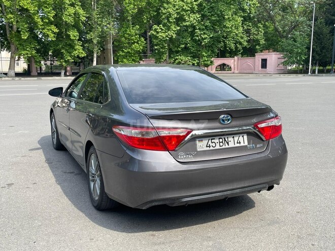 Toyota Camry-5