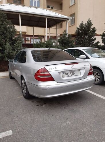 Mercedes E 240-2