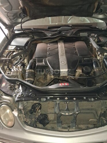 Mercedes E 240-6