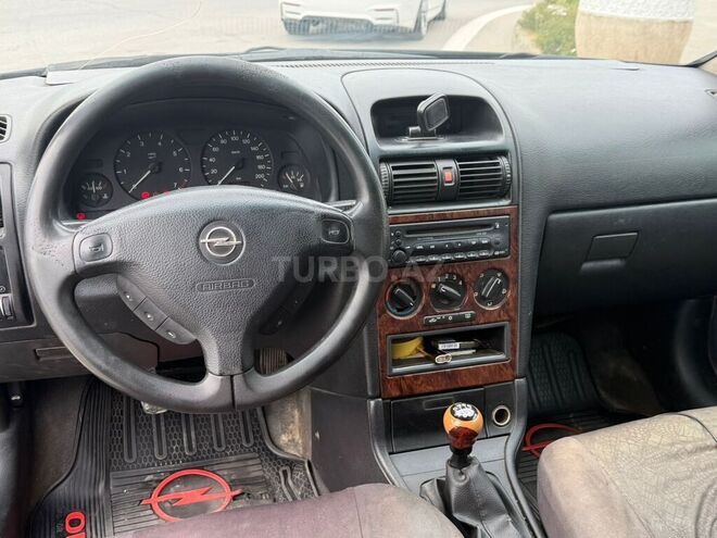 Opel Astra-11