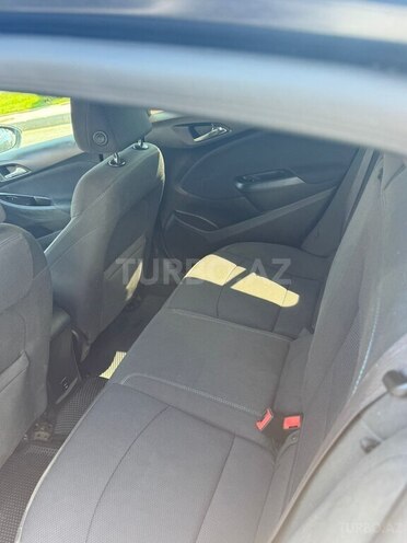 Chevrolet Cruze-12