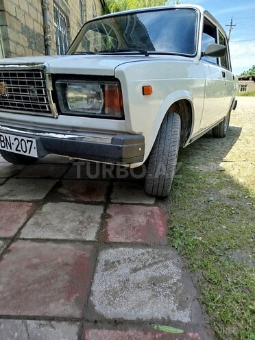 LADA (VAZ) 2107-1