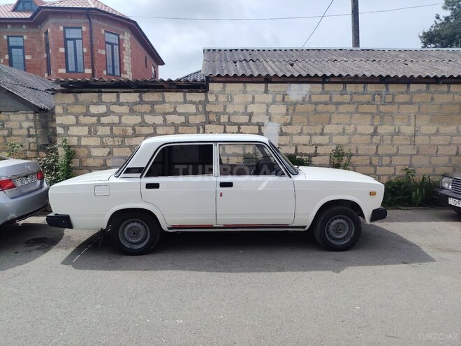 LADA (VAZ) 2107-2