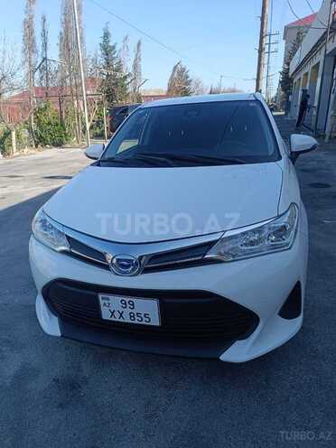 Toyota Corolla Axio-1