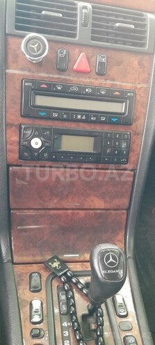 Mercedes E 240-3