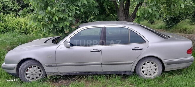 Mercedes E 240-7