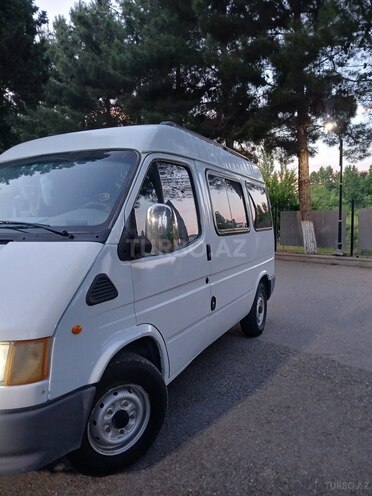 Ford Transit-3