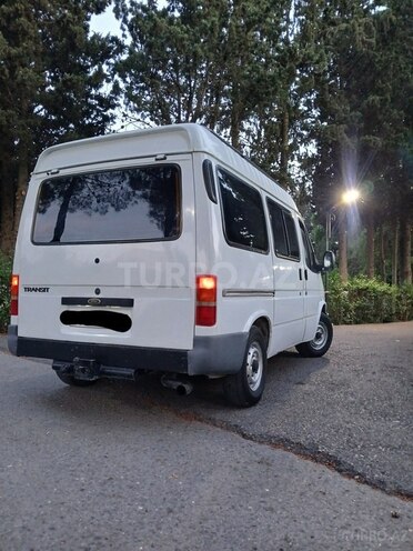 Ford Transit-6