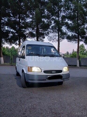 Ford Transit-1