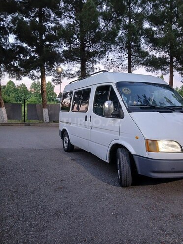Ford Transit-2