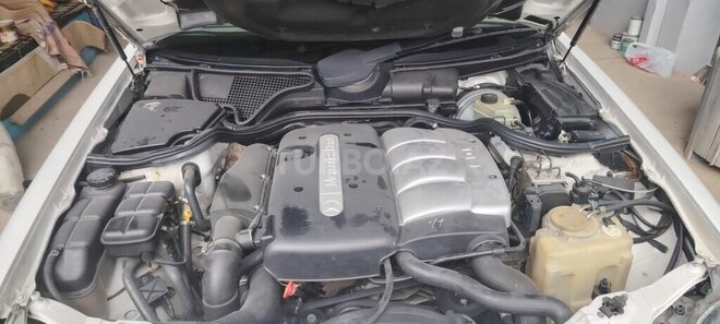 Mercedes E 220-7