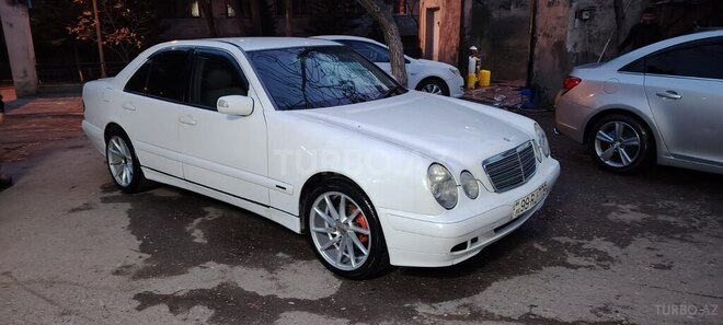 Mercedes E 220-2