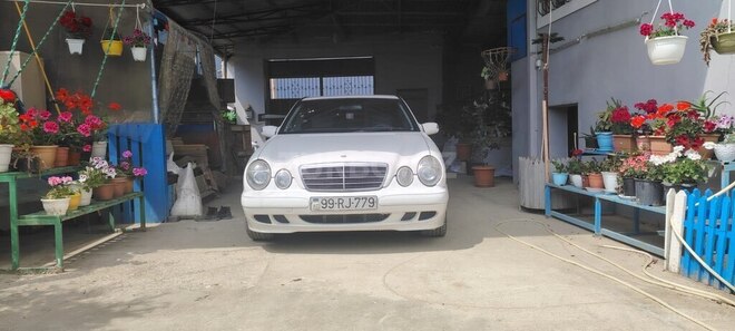 Mercedes E 220-6