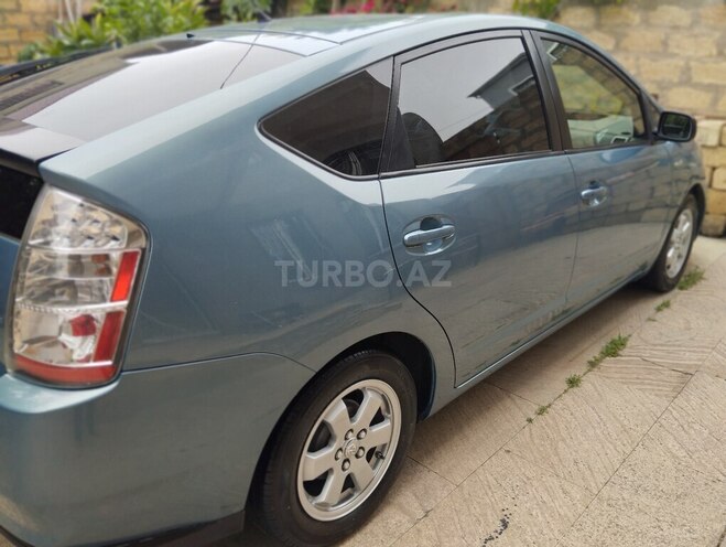 Toyota Prius-4