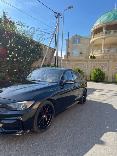 BMW 330-2