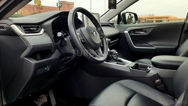 Toyota RAV4-10