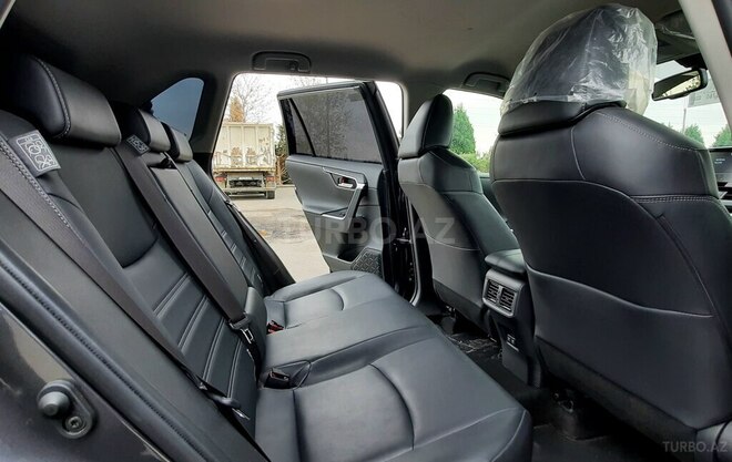 Toyota RAV4-16