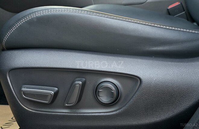 Toyota RAV4-19