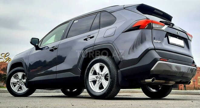 Toyota RAV4-21