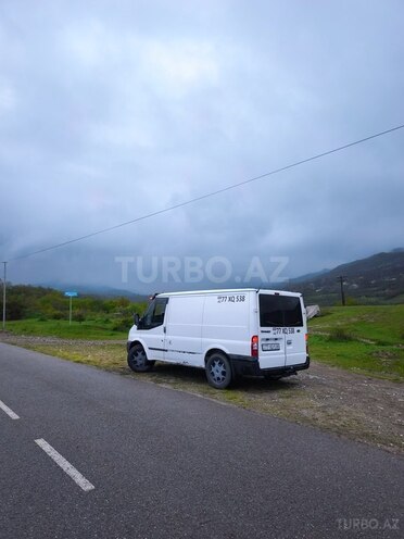 Ford Transit-12