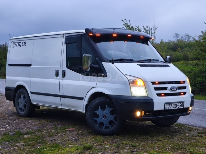 Ford Transit-3