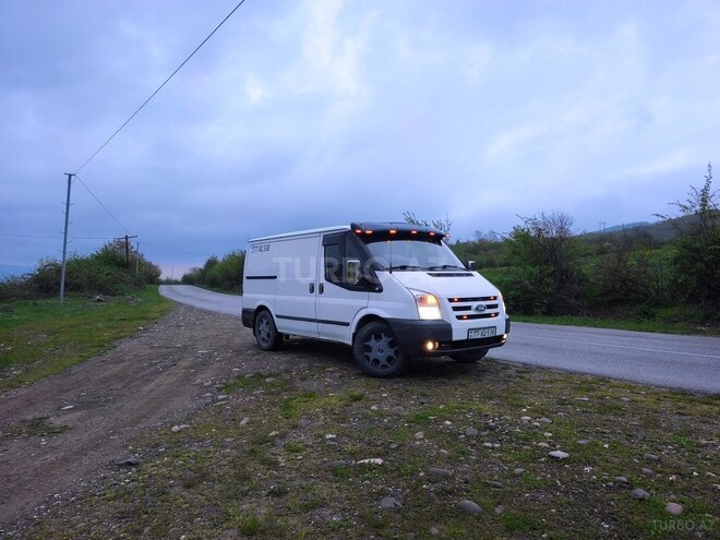 Ford Transit-4