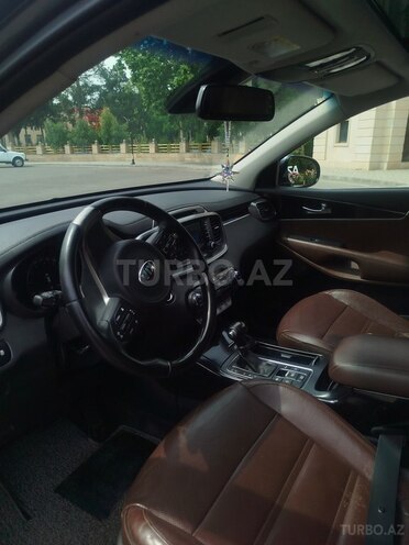 Kia Sorento-9