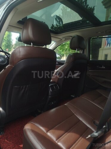 Kia Sorento-11