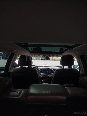 Kia Sorento-13