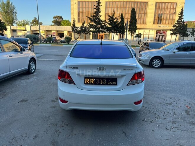 Hyundai Accent-2
