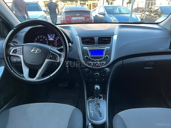 Hyundai Accent-3