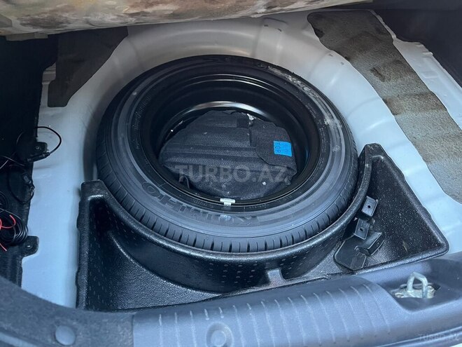 Hyundai Accent-8