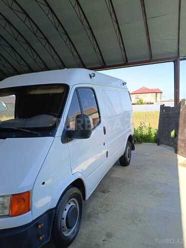 Ford Transit-4