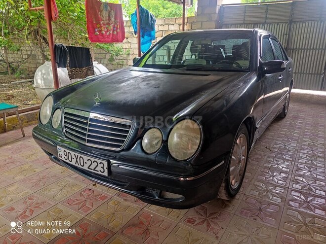 Mercedes E 240-8