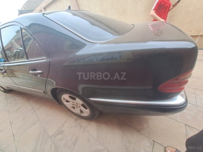 Mercedes E 240-2