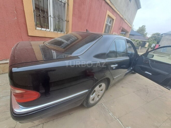 Mercedes E 240-3