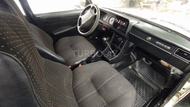 LADA (VAZ) 2107-4