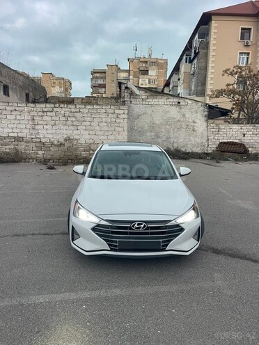 Hyundai Elantra-4