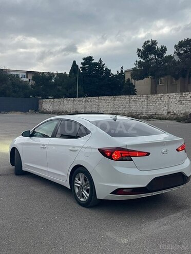 Hyundai Elantra-5