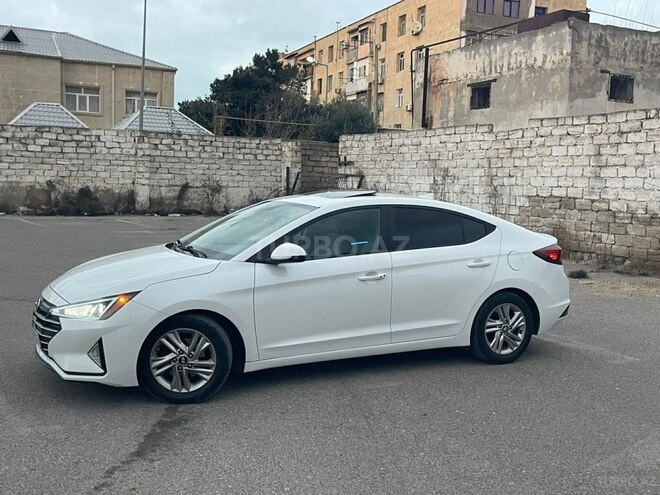 Hyundai Elantra-2