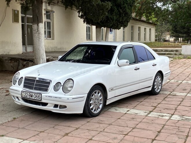 Mercedes E 290-2
