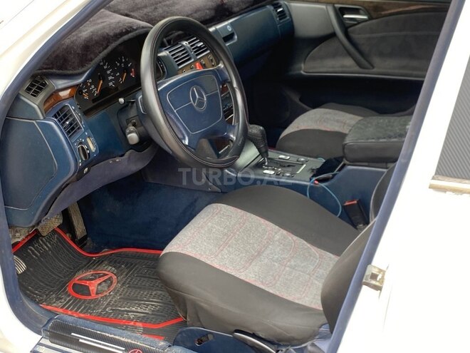Mercedes E 290-10
