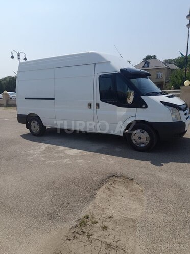Ford Transit-3
