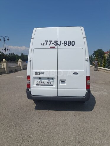 Ford Transit-6
