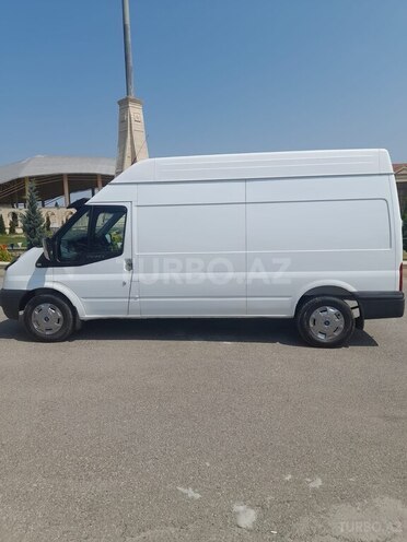 Ford Transit-8